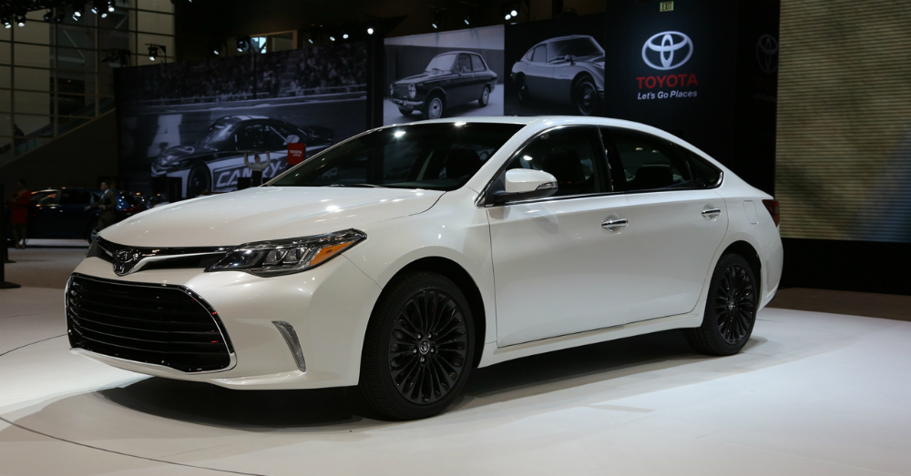 2016 Toyota Avalon White