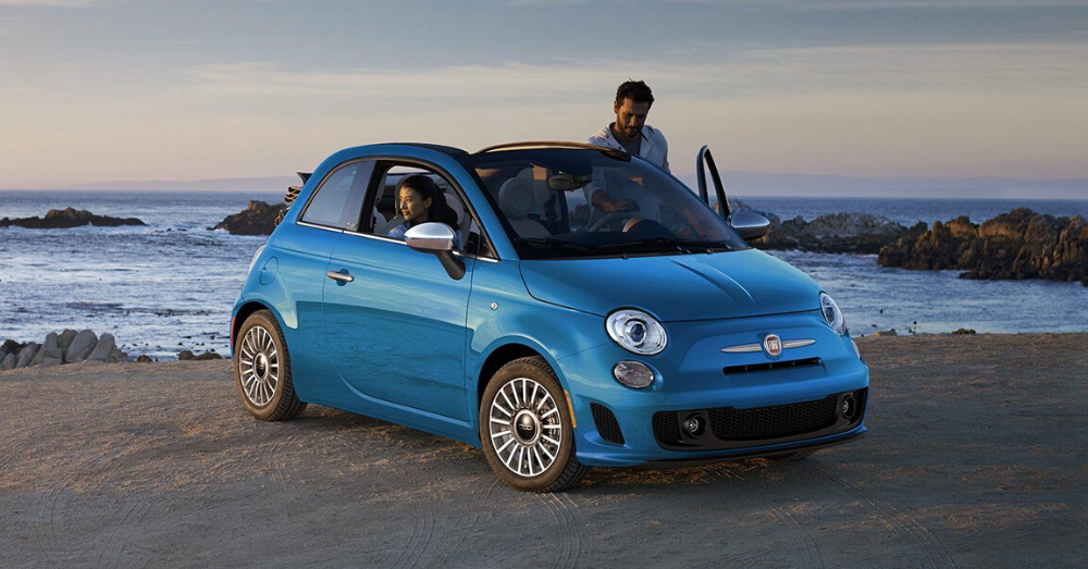 Compact Driving in the Fiat 500 (1)