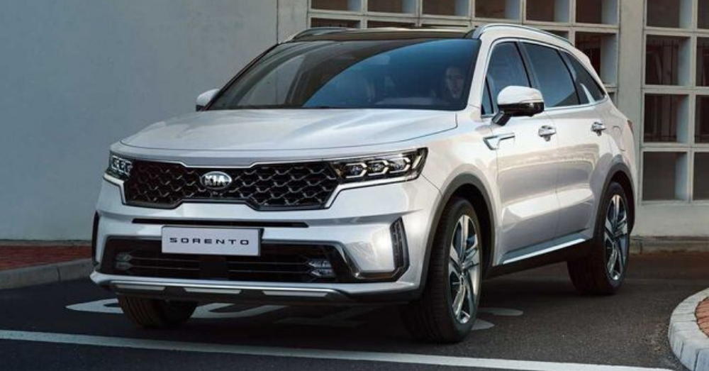 The Kia Sorento Straddles the Line